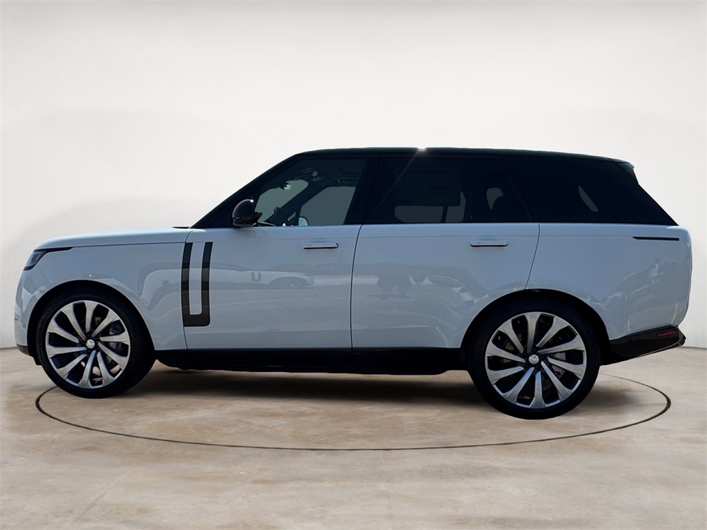 2025 Land Rover Range Rover SE photo 2