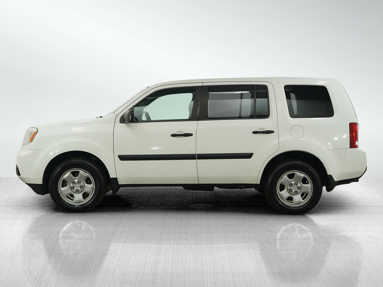 Used 2015 Honda Pilot LX with VIN 5FNYF4H20FB014439 for sale in Burnsville, Minnesota
