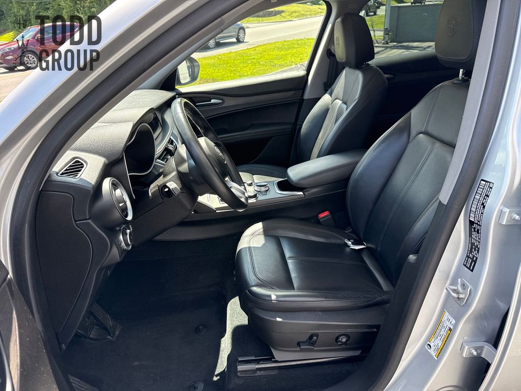 2021 Alfa Romeo Stelvio Ti photo 6