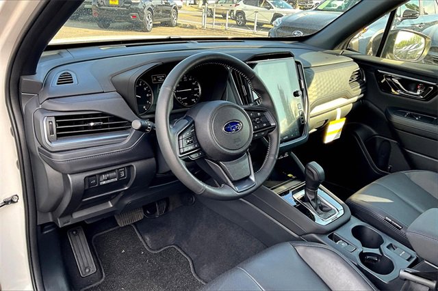 2025 Subaru Forester Limited Base photo 12