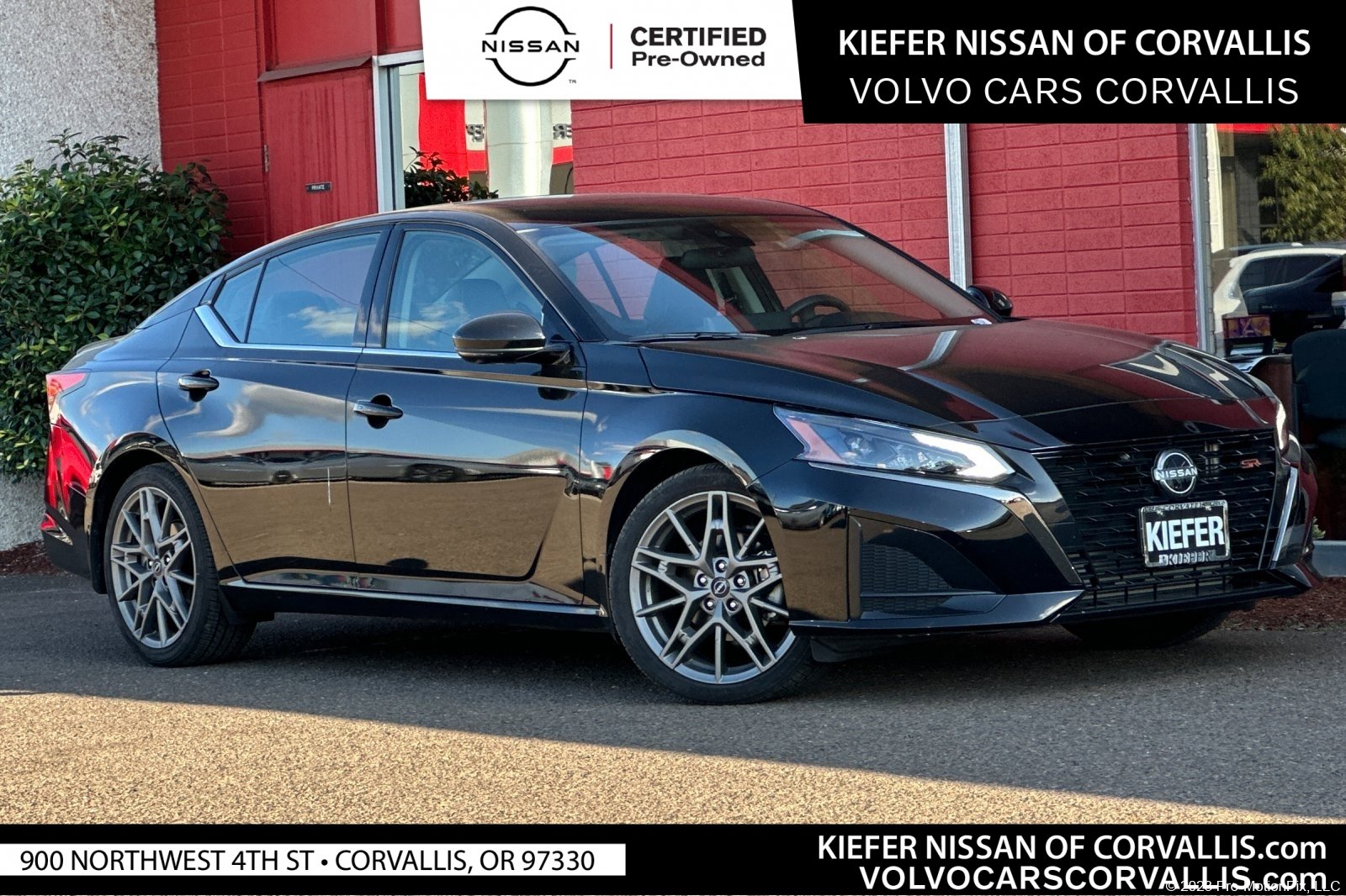 2024 Nissan Altima SR's photo