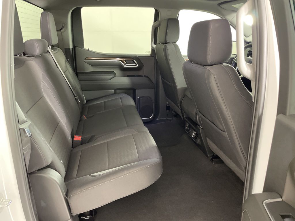 2025 Chevrolet Silverado 1500 LT photo 41