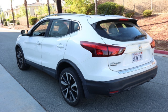 2019 Nissan Rogue Sport SL photo 2