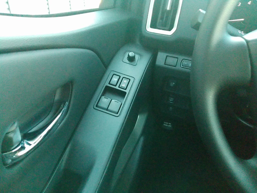 2025 Nissan Frontier SV photo 29
