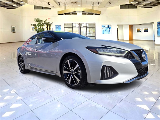 2023 Nissan Maxima SV's photo