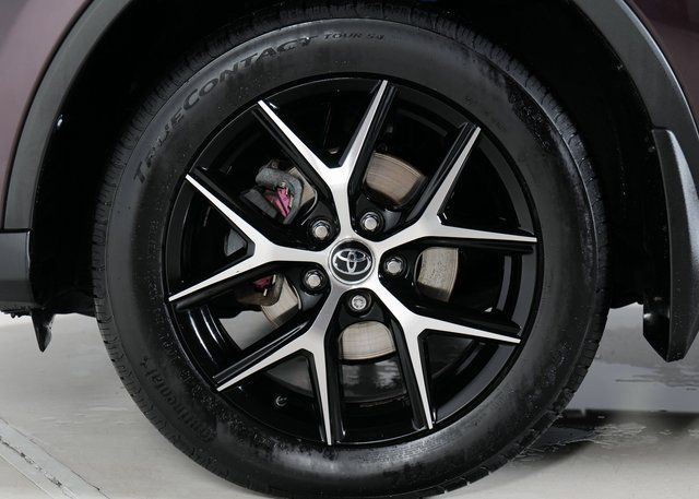 2016 Toyota RAV4 SE photo 4