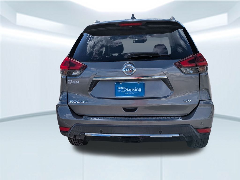2020 Nissan Rogue SV photo 4