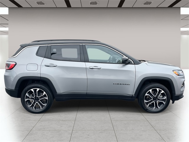 2023 Jeep Compass Limited photo 2