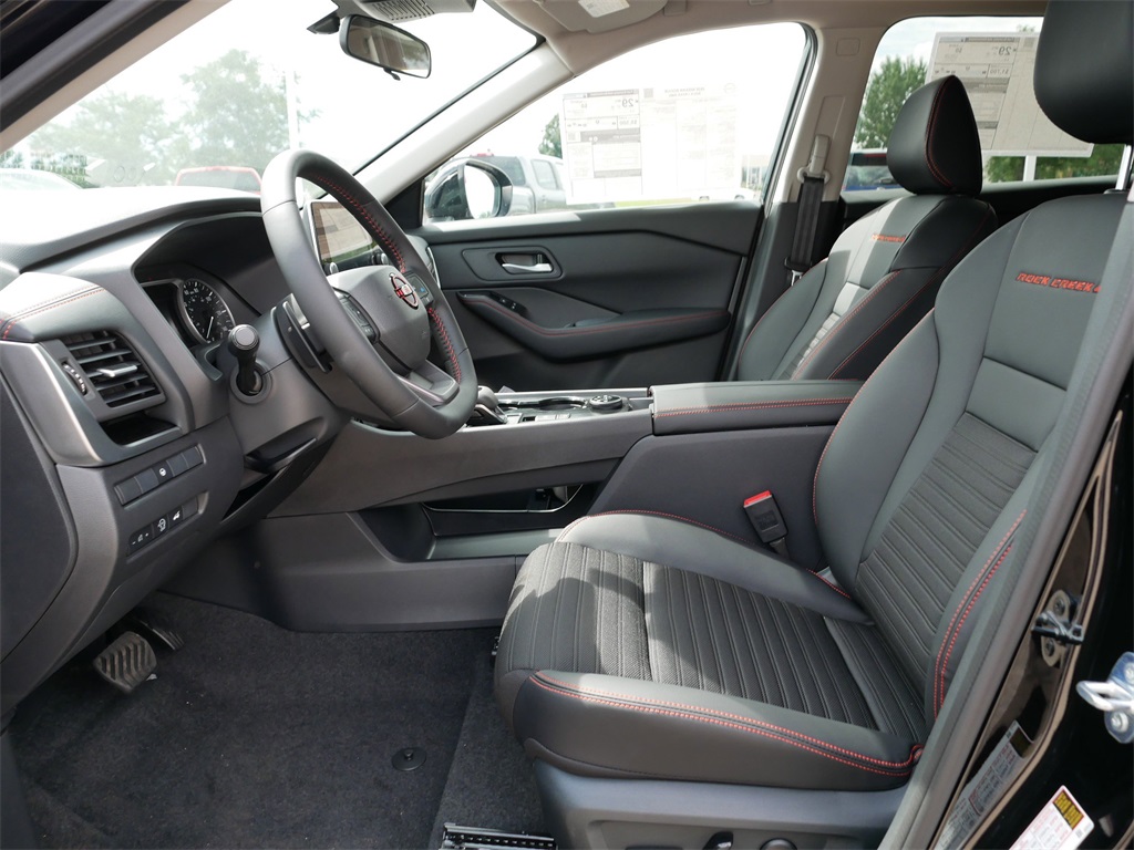 2026 Nissan Rogue AWD photo 3