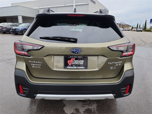 2022 Subaru Outback Limited XT photo 3