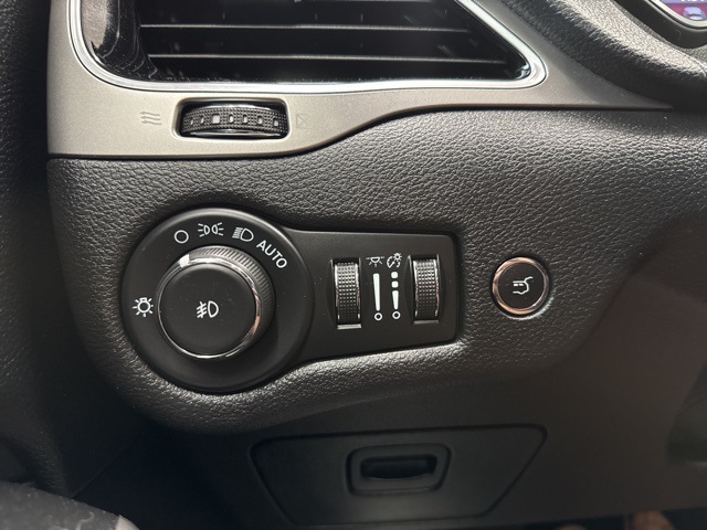 2021 Jeep Cherokee Latitude Lux photo 29