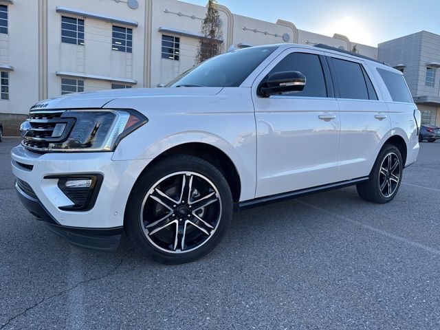2019 Ford Expedition Limited's photo
