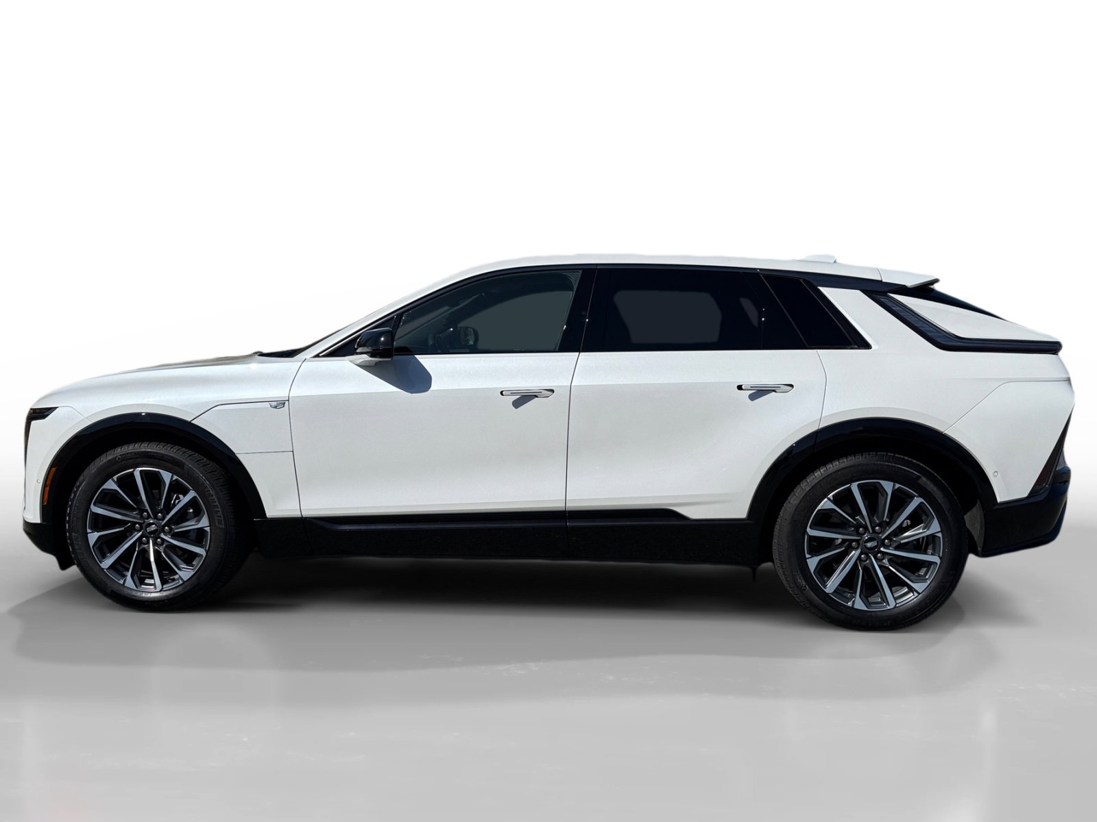 2024 Cadillac Lyriq Sport photo 2