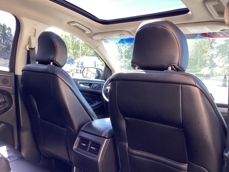 2019 Ford Edge Titanium photo 20