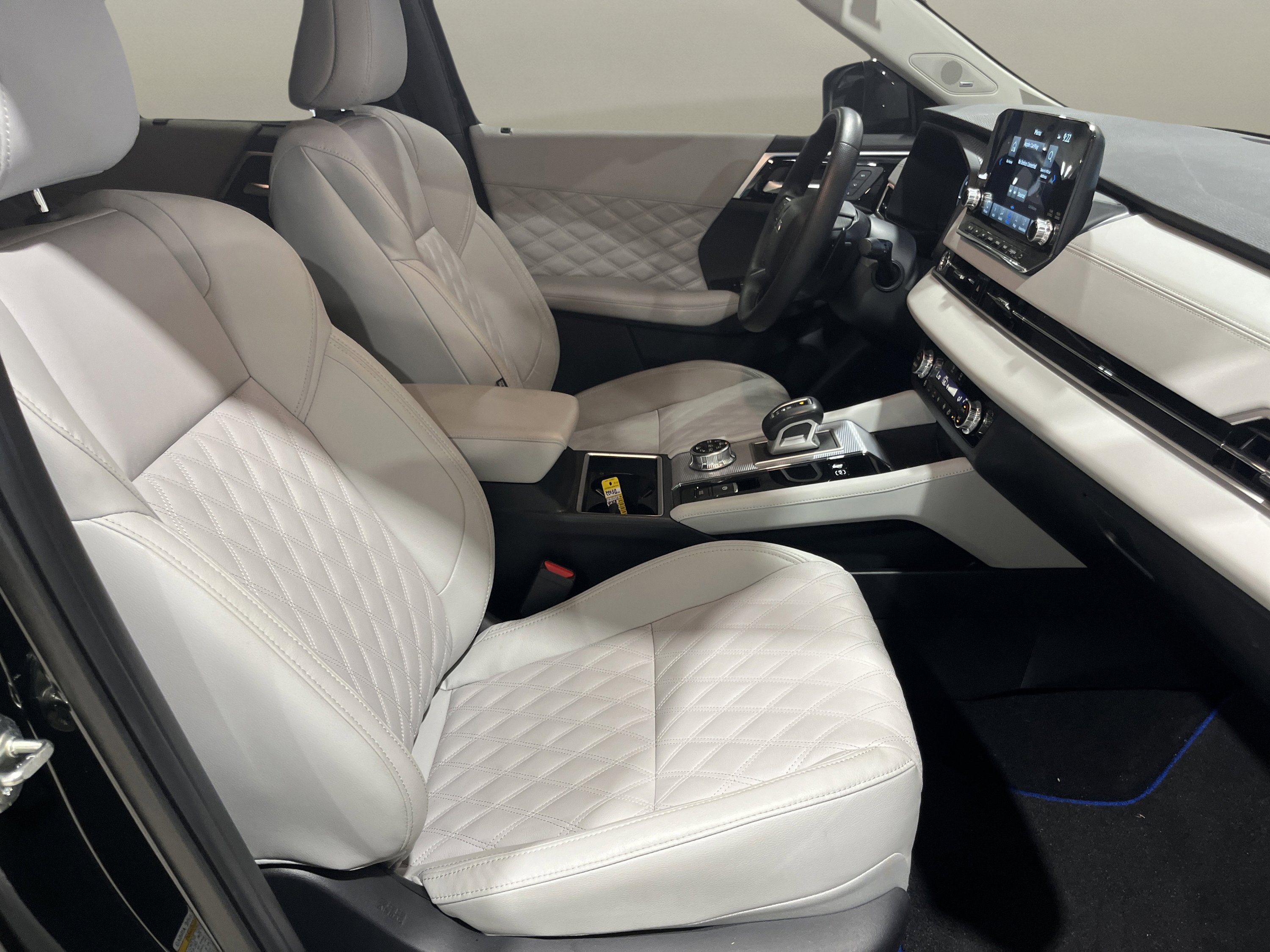 2024 Mitsubishi Outlander PHEV SEL photo 10