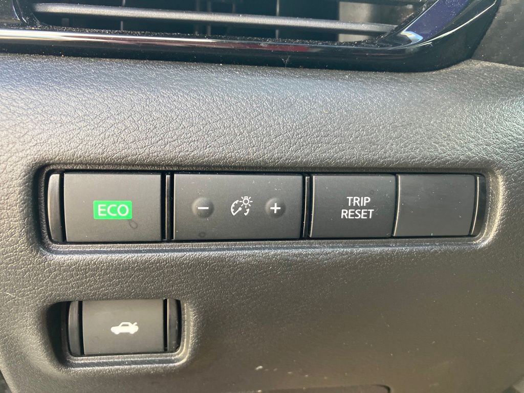 2022 Nissan Sentra SR photo 11