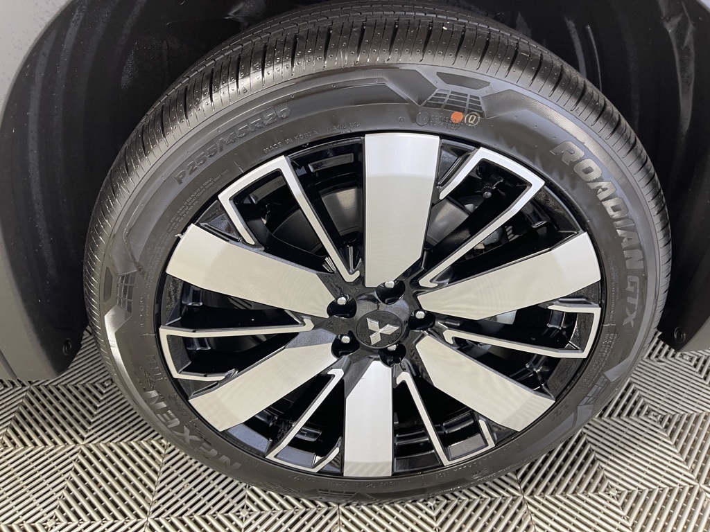 2025 Mitsubishi Outlander SE photo 33