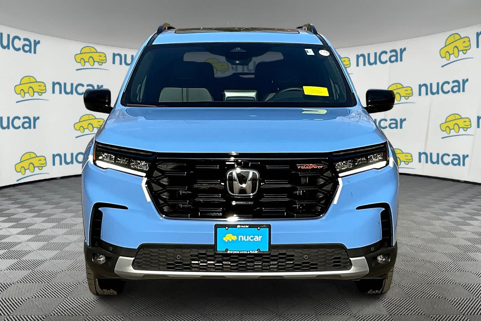 2025 Honda Pilot TrailSport photo 2