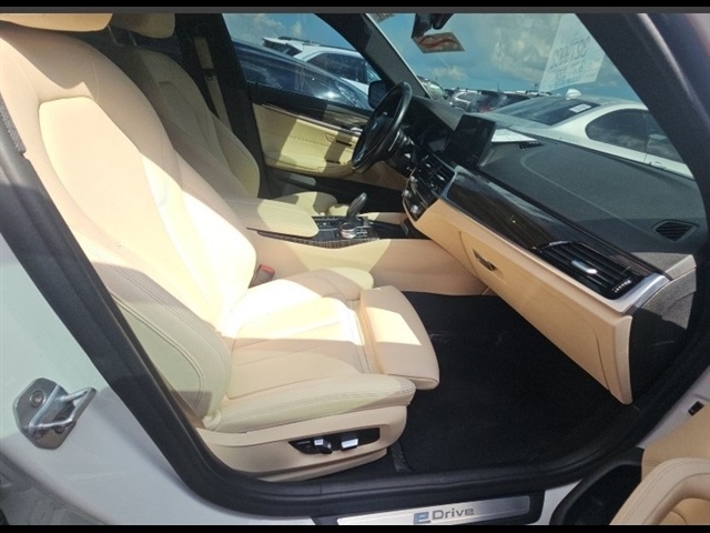 2019 Bmw 530e 5-Series photo 3