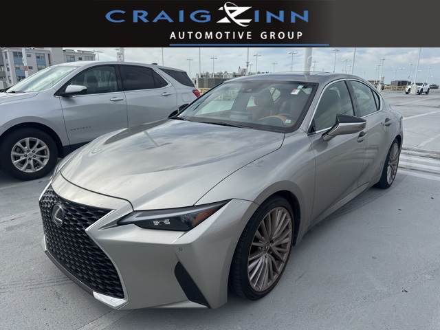 2023 Lexus IS 300's photo