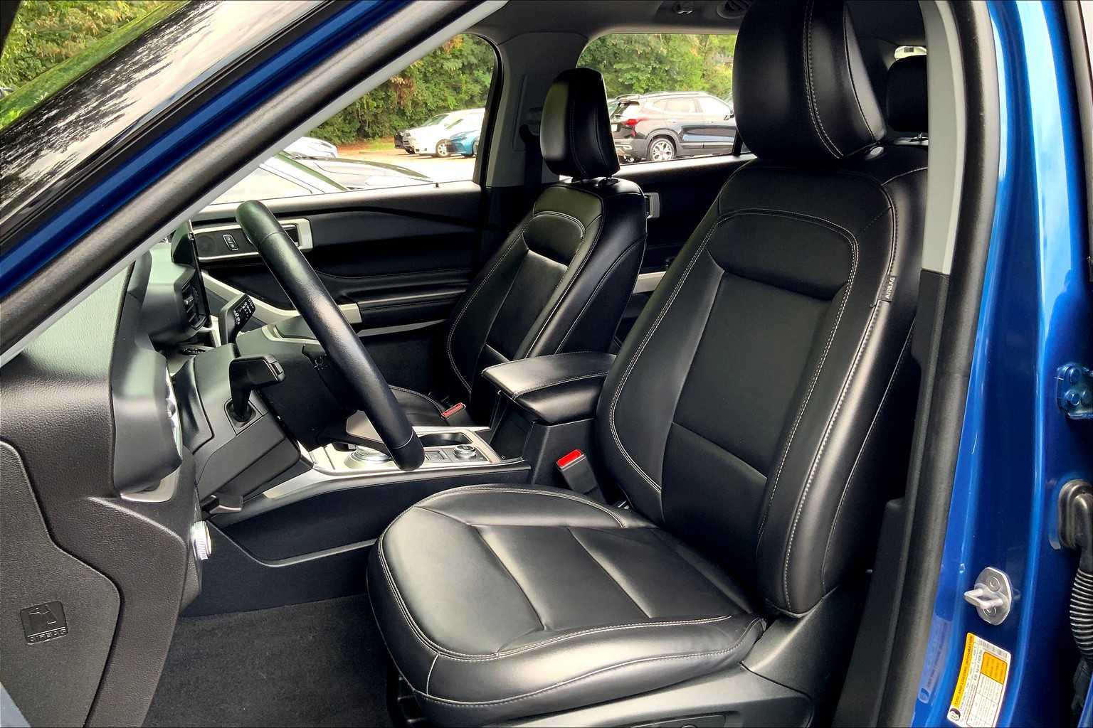 2021 Ford Explorer XLT photo 7