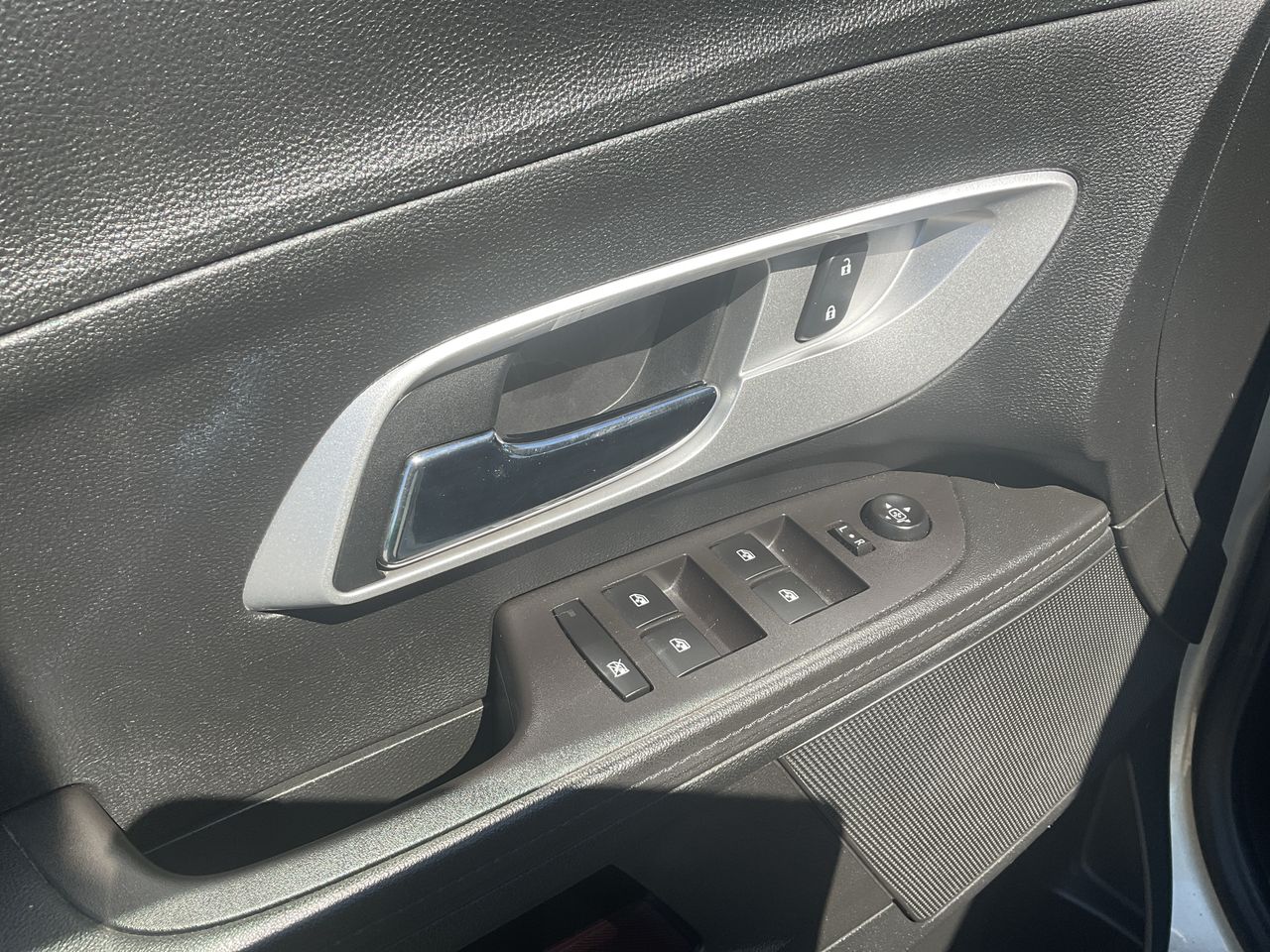 2016 Chevrolet Equinox LT photo 13
