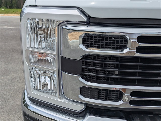 2026 Ford F-350 photo 10