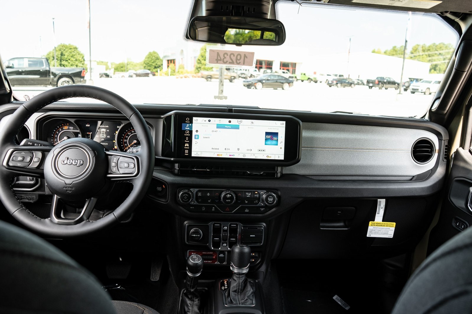 2025 Jeep Wrangler Willys photo 19