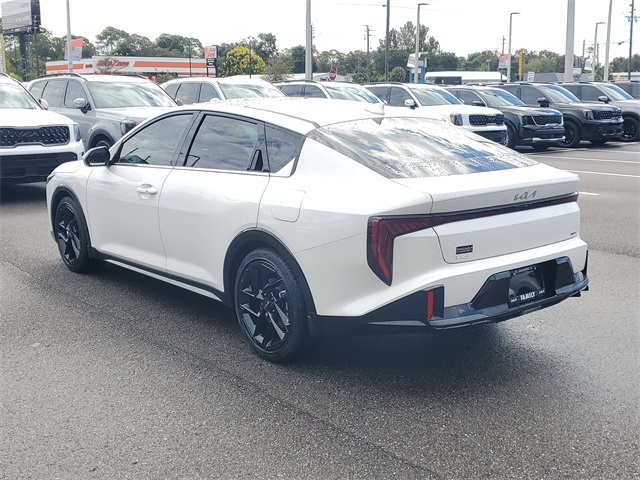 2025 Kia K4 GT-Line Turbo photo 4