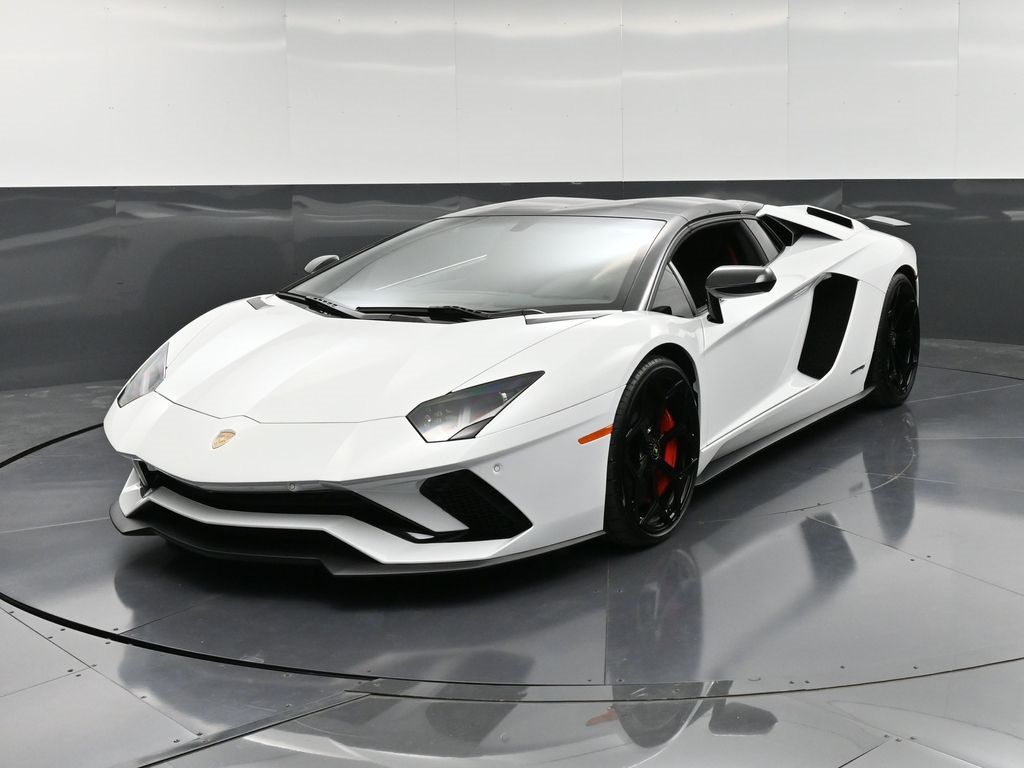 2019 Lamborghini Aventador S's photo