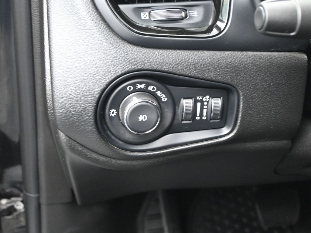 2023 Jeep Renegade Altitude photo 11