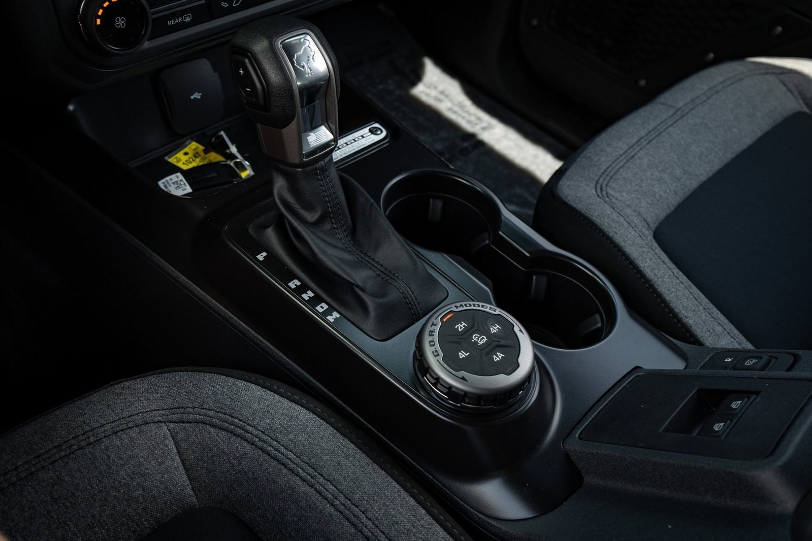 2025 Ford Bronco Base photo 22