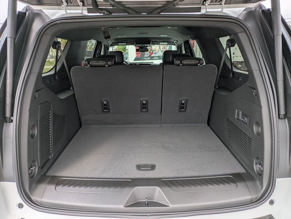2026 Chevrolet Suburban LT photo 23