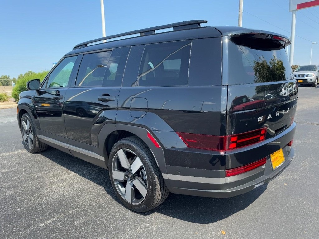 2024 Hyundai Santa Fe Limited photo 3