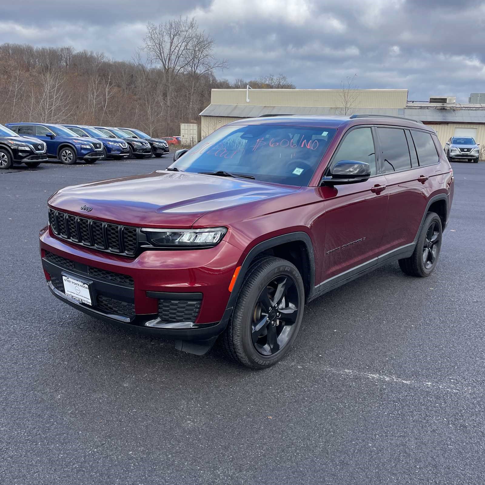 2024 Jeep Grand Cherokee Altitude photo 2