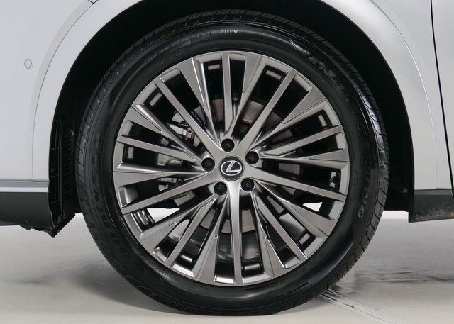 2024 Lexus RX 350h Luxury photo 9