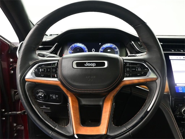 2022 Jeep Grand Cherokee Summit photo 2