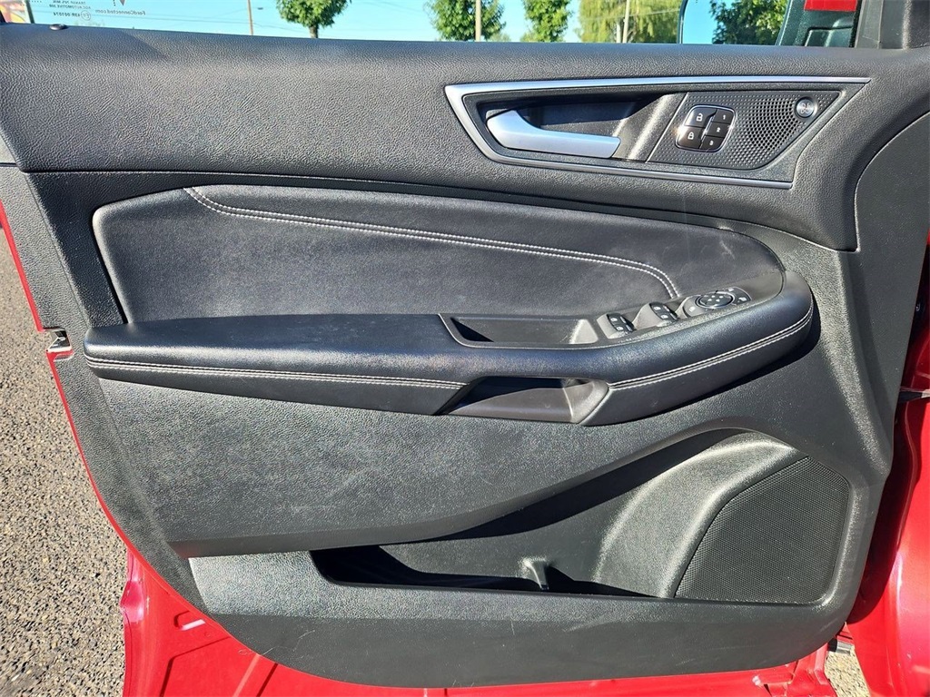 2023 Ford Edge Titanium photo 8