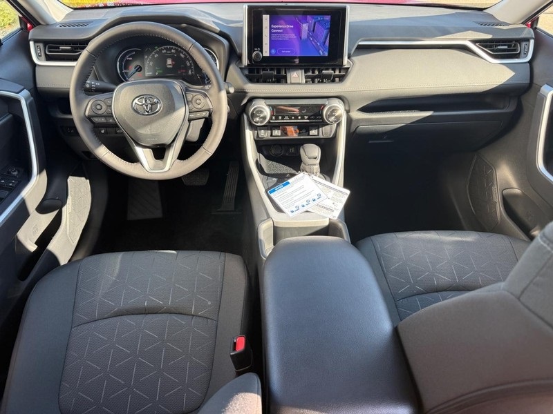 2025 Toyota RAV4 Hybrid XLE photo 13