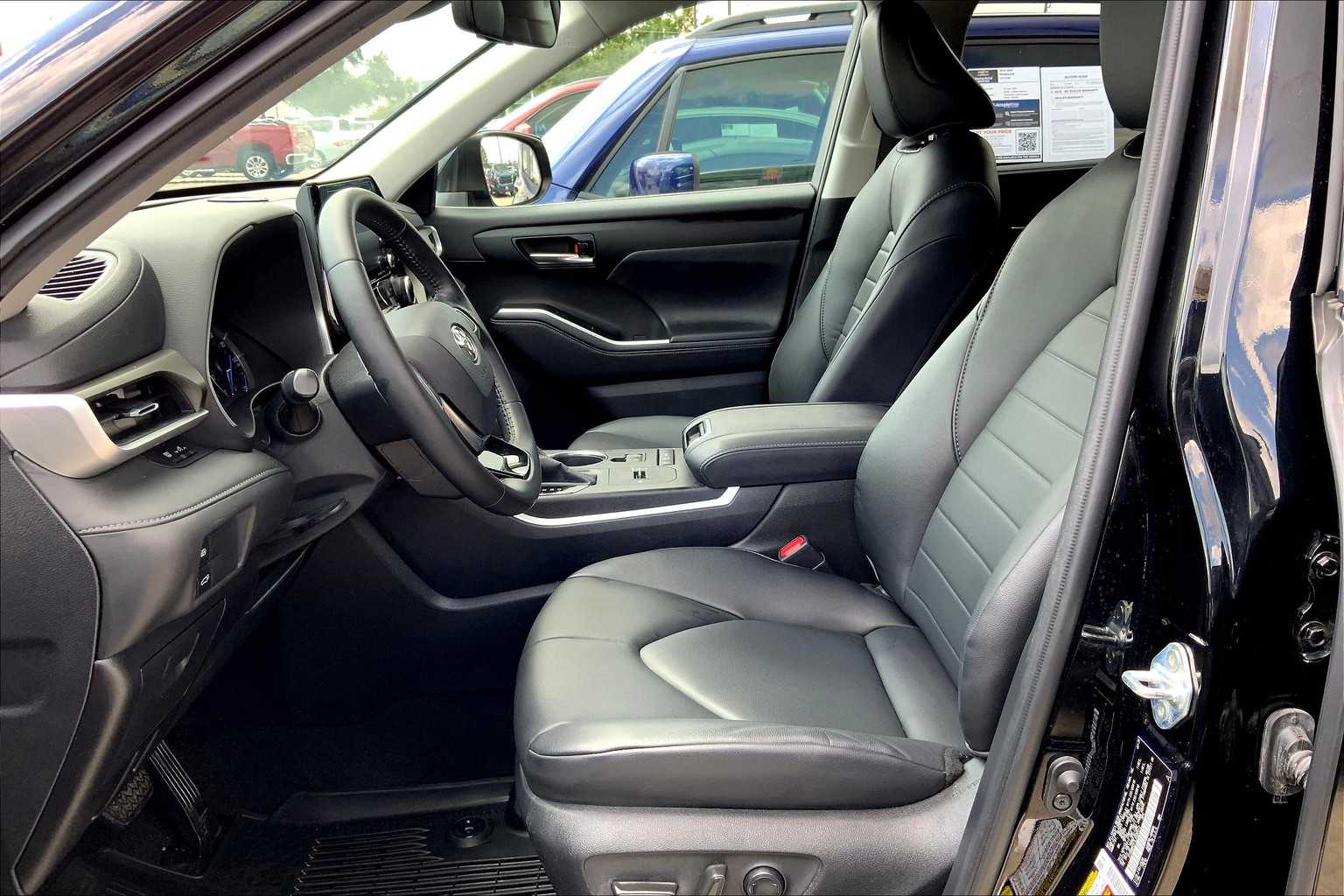2020 Toyota Highlander Hybrid XLE photo 7