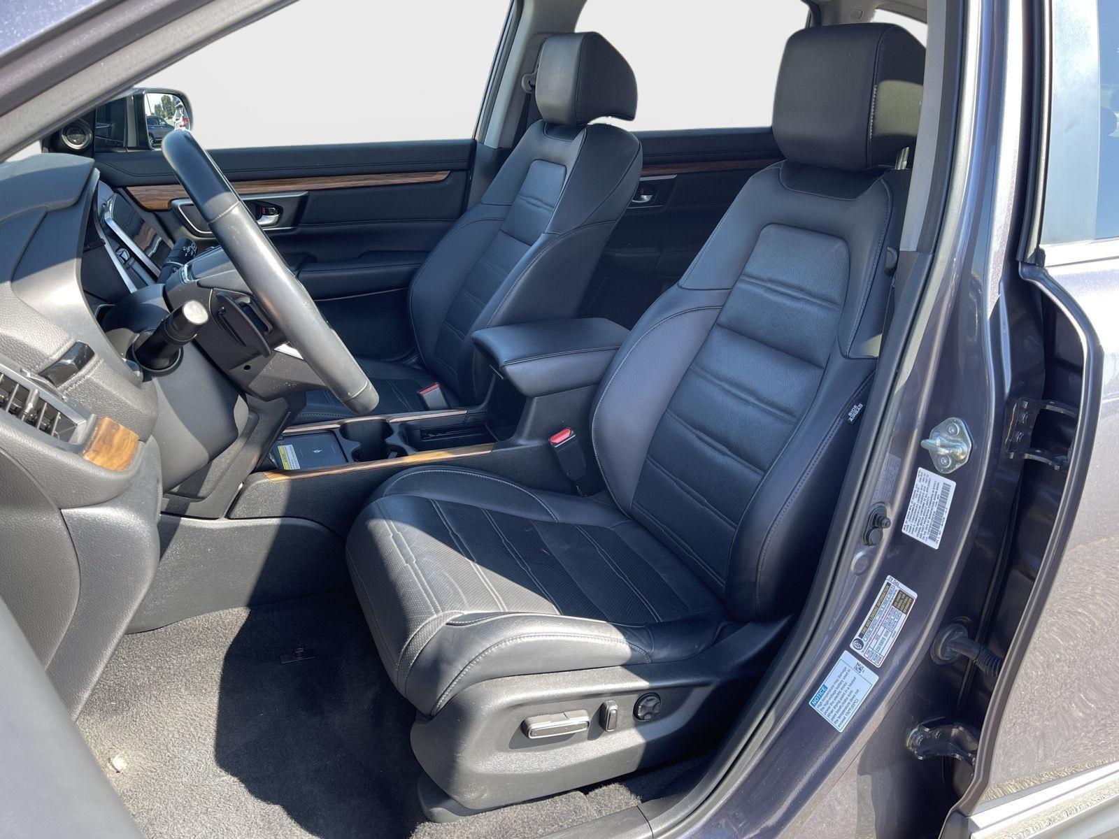 2020 Honda CR-V Hybrid Touring photo 12