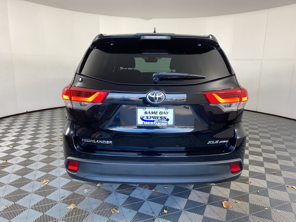2019 Toyota Highlander XLE photo 3