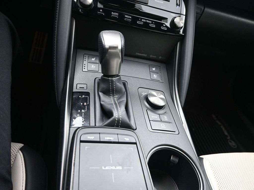 2021 Lexus IS 350 F SPORT photo 11