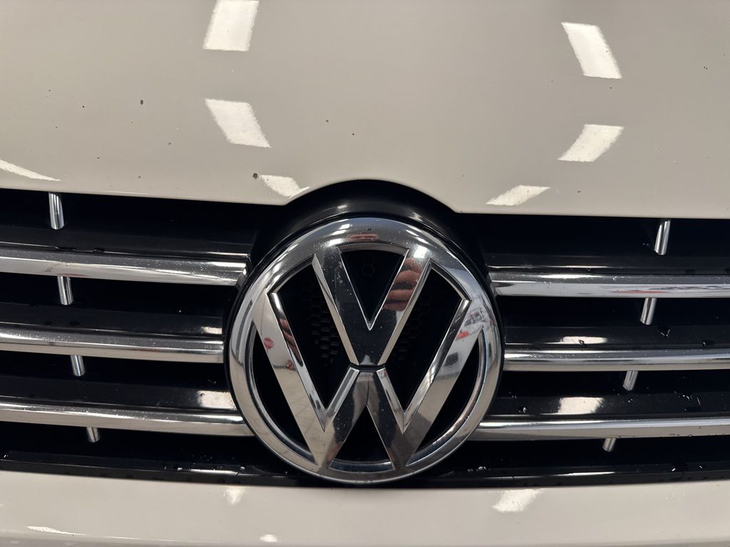2014 Volkswagen Passat V6 SEL Premium photo 3