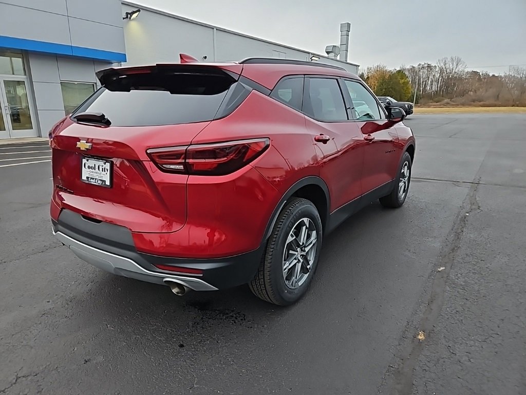 2023 Chevrolet Blazer 2LT photo 3