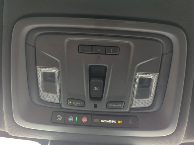 2024 Chevrolet Silverado 1500 High Country photo 2