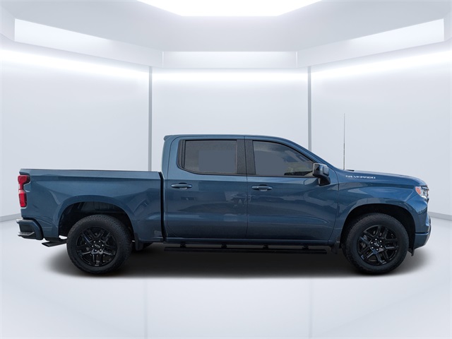 2024 Chevrolet Silverado 1500 RST photo 2