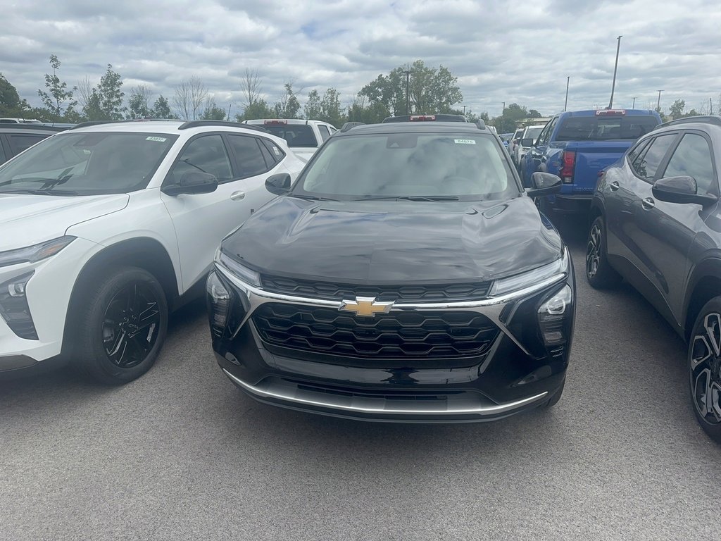 2025 Chevrolet Trax LT photo 3