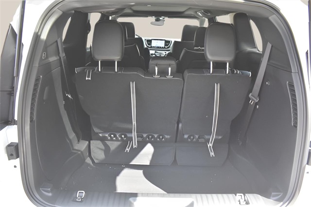 2025 Chrysler Pacifica Limited photo 15