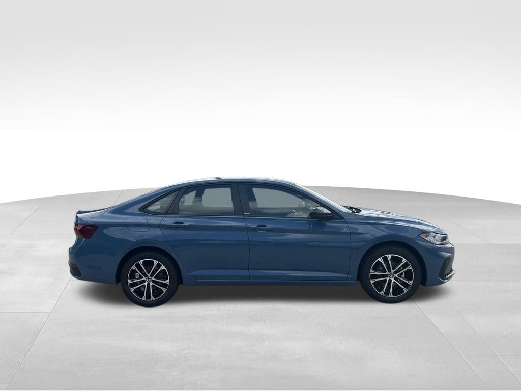 2025 Volkswagen Jetta 1.5T Sport photo 3